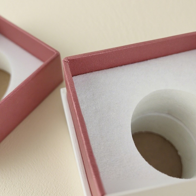 Maßgefertigte, biologisch abbaubare Parfümbox mit Magnetverschluss 8*4*15cm für Luxusverpackungen