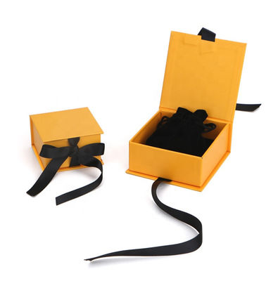 Einfaches gelbes Geschenkbox-Schwarz-Satin-Band für Jewerly-Ohrring-Verschiffen